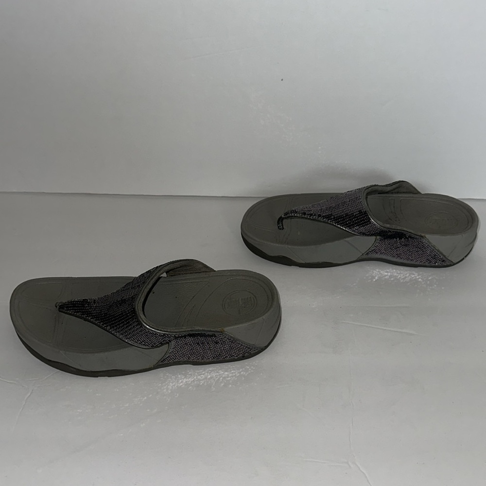 FITFLOP Sandals Women's Size 5 - Silver Sequin Micro Wobble Board - Picture 2 of 8